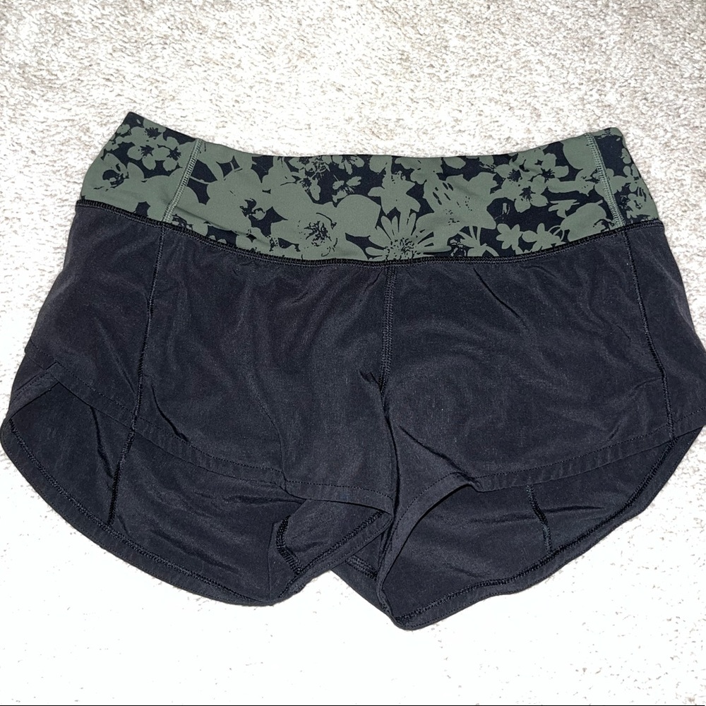 Lululemon speed short in black with green and black waistband - size 2